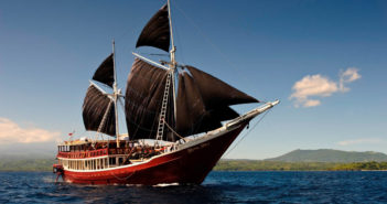 Liveaboard dive boat 'The Seven Seas', Komodo National Park, Nusa Tenggara, Indonesia