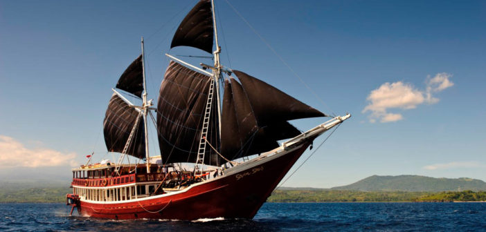 Liveaboard dive boat 'The Seven Seas', Komodo National Park, Nusa Tenggara, Indonesia