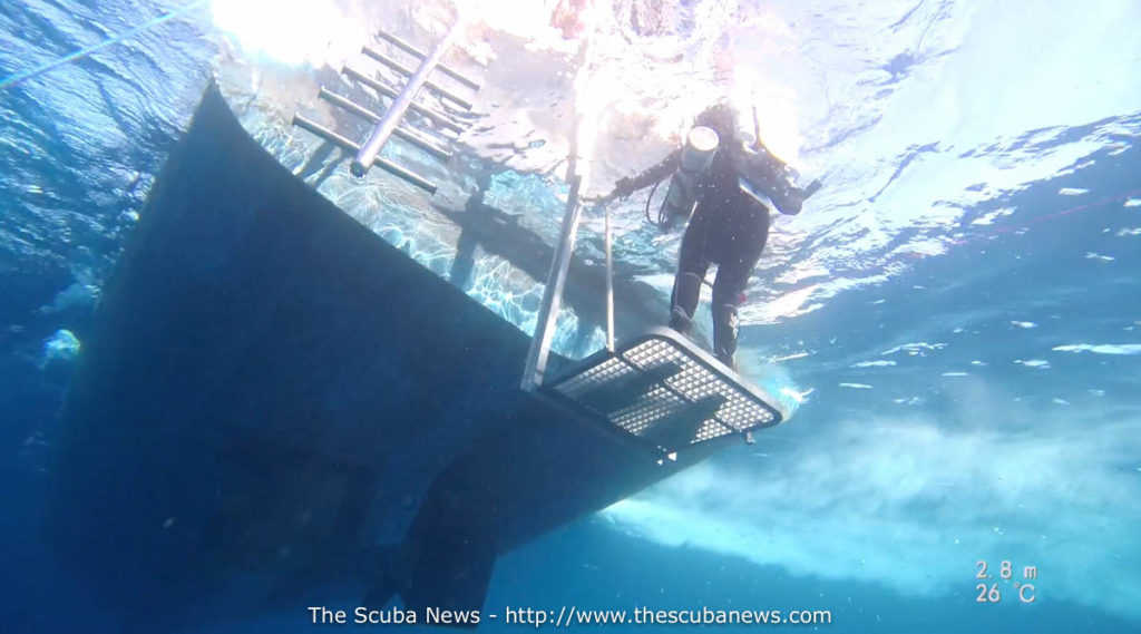MV Legends Diver Lift