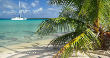 4 Great Liveaboards for Couples and Honeymooners Honeymooners