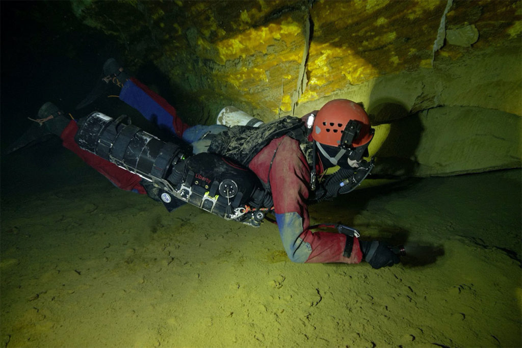 Czech scientists and divers create a 3D model of the flooded Chynov Cave