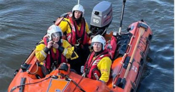 First ever all-female RNLI crew callout on the Thames RNLI