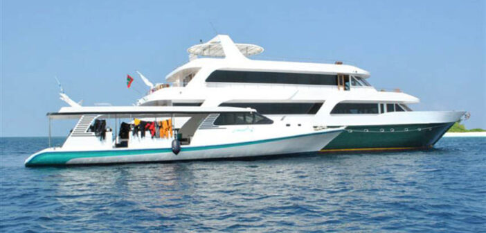 Emperor Leo, Maldives