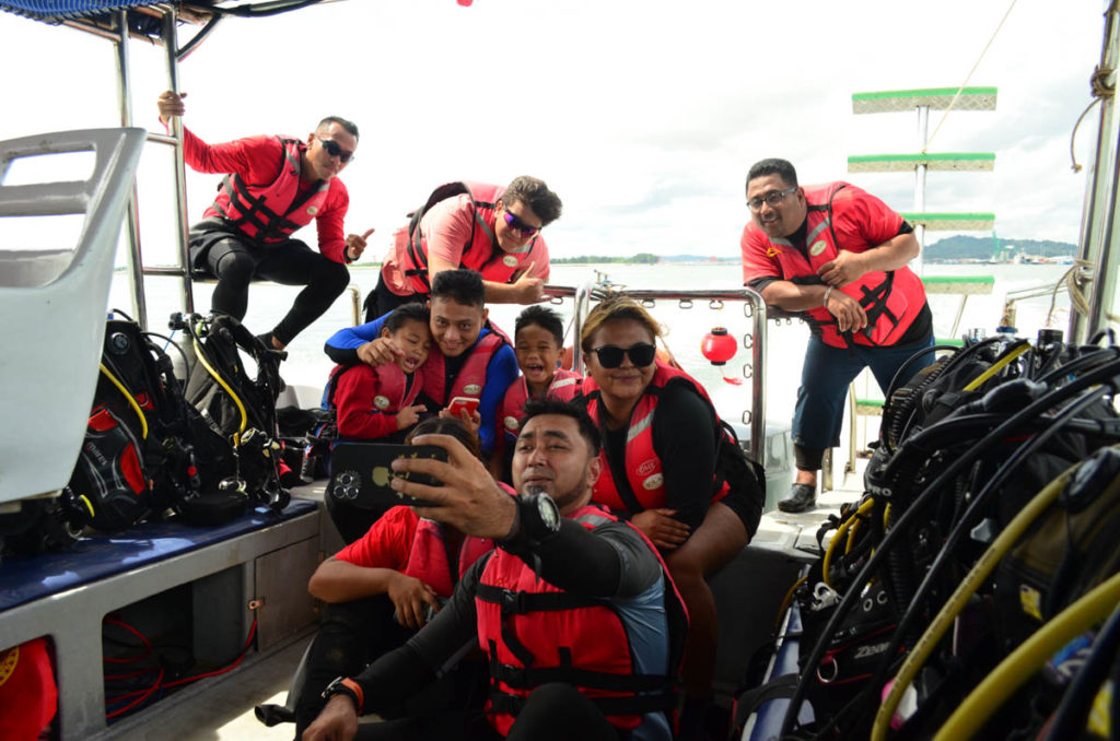 Poni Divers Brunei