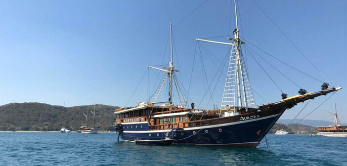 Aurora Liveaboard Indonesia