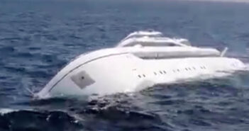 Red Sea Liveaboard Capsizes at Abu Nuhas