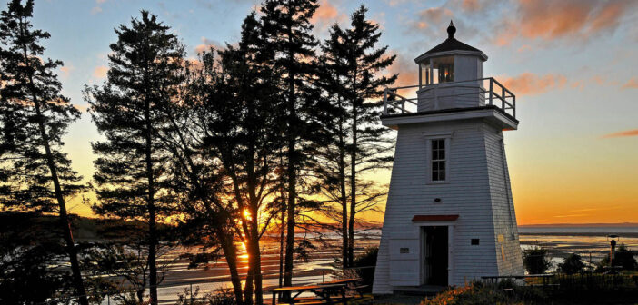 Walton Harbour Lighthouse