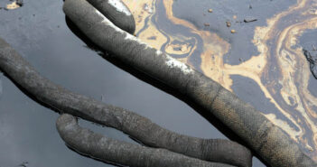 A Timeline for Scuba Diving After an Oil Spill Oil Spills