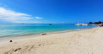 Dive into Adventure with Aggressor Liveaboards: Unveiling Exclusive Offers on Unforgettable Scuba Expeditions Roatan