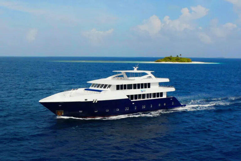 Blue Liveaboard, Maldives