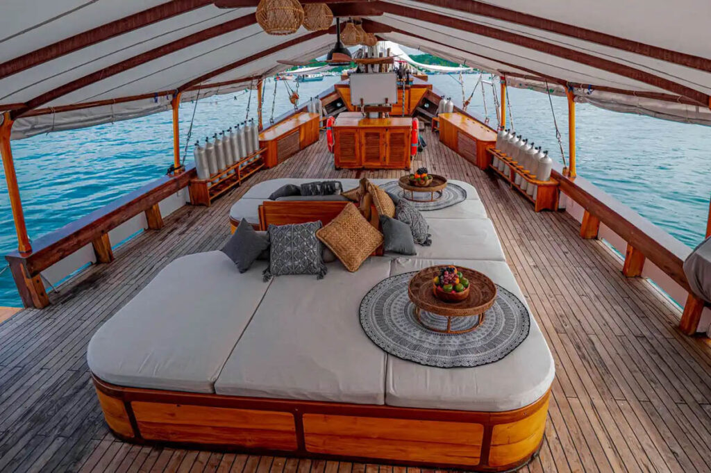 Anne Bonny Liveaboard, Indonesia