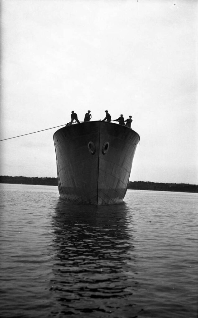 DV Tenacious ST Seiner Discovery