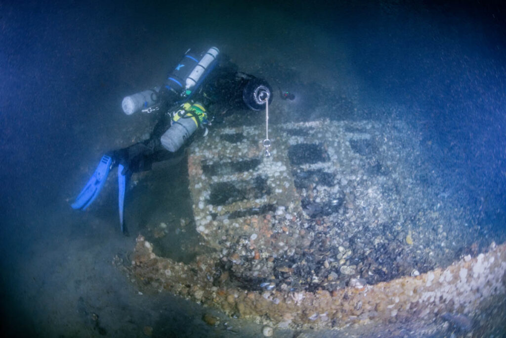 DV Tenacious ST Seiner Discovery