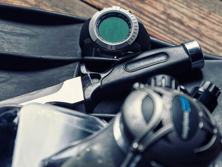 Top Reasons Why Scuba Divers Must Carry Knives Scuba Kit