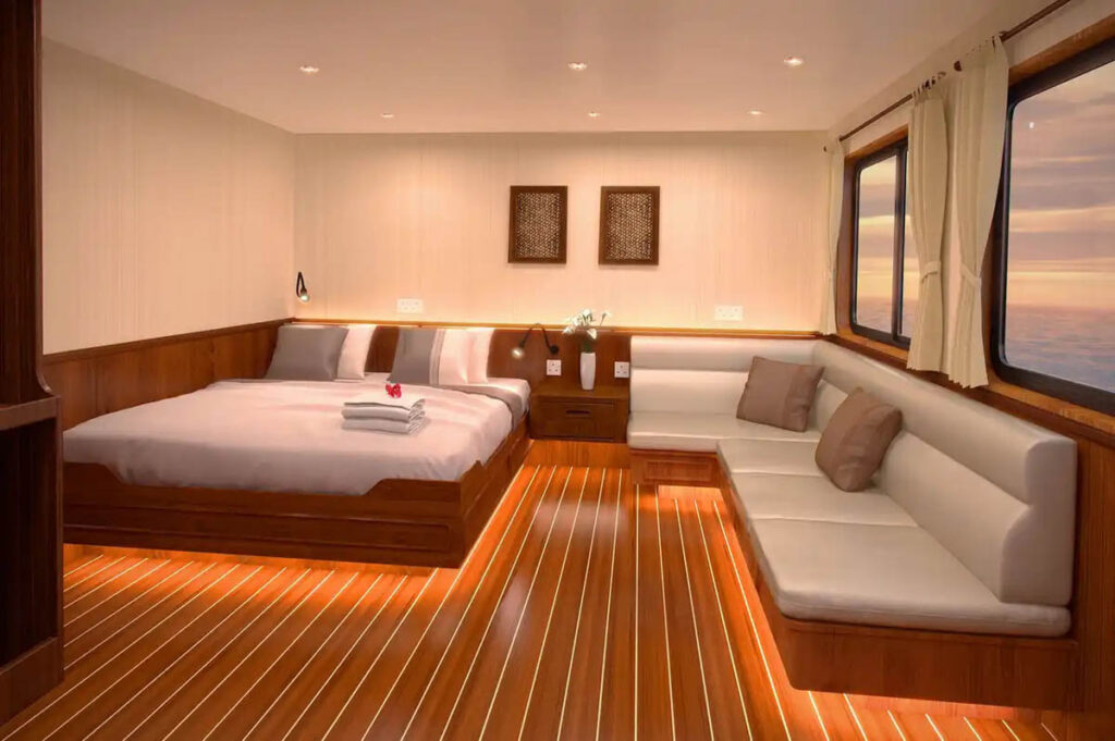 Blue Manta Liveaboard, Indonesia