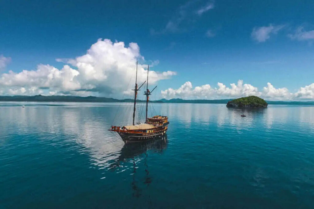 Calico Jack Liveaboard, Indonesia