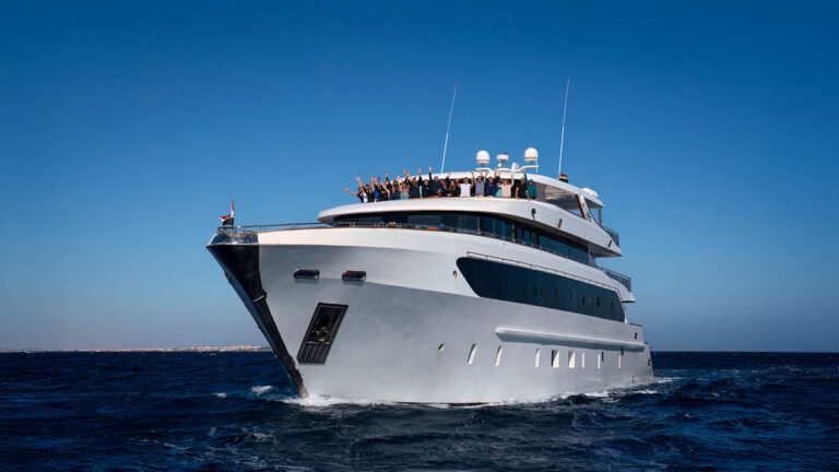 Dune Silky Liveaboard