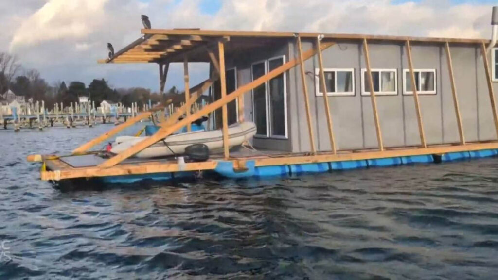 Lake Huron Houseboat