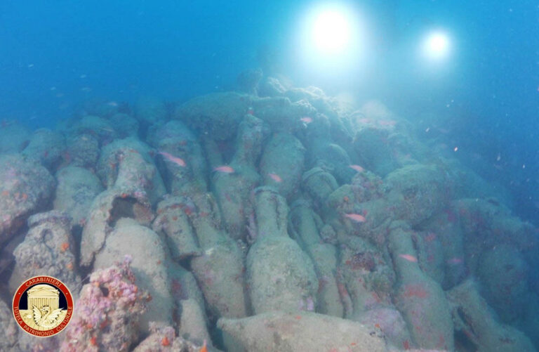 Divers Discover 2,000-Year-Old Roman Shipwreck Loaded With Hundreds of Amphorae Amphorae Discovery