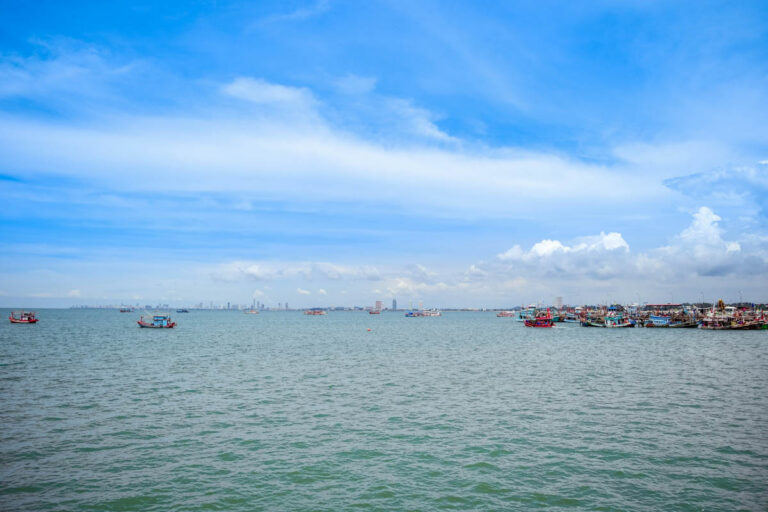 Four Divers Surface Safely, Then Vanish From Their Boat Off Thailand Chon Buri