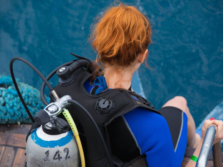 7 Reasons Your Dive Gear Markings Fail in Saltwater Diver On Boat