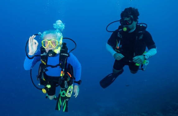 100-Year-Old Scuba Diver Sets Sights on World Record Attempt Modesto Villaverde