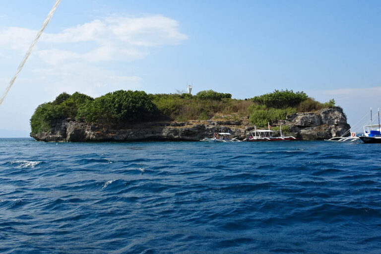 Diver Remains Missing After Dive at Pescador Island in the Philippines Pescador Island