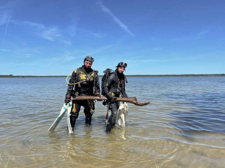 10,500-Year-Old Wooden Structures Discovered Beneath German Lake Ardensee Discovery