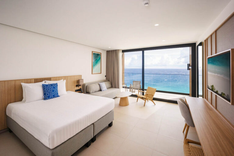 TUI BLUE Curaçao Opens on Santa Martha Bay as a New Benchmark for Sustainable Dive Tourism TUI Curacao